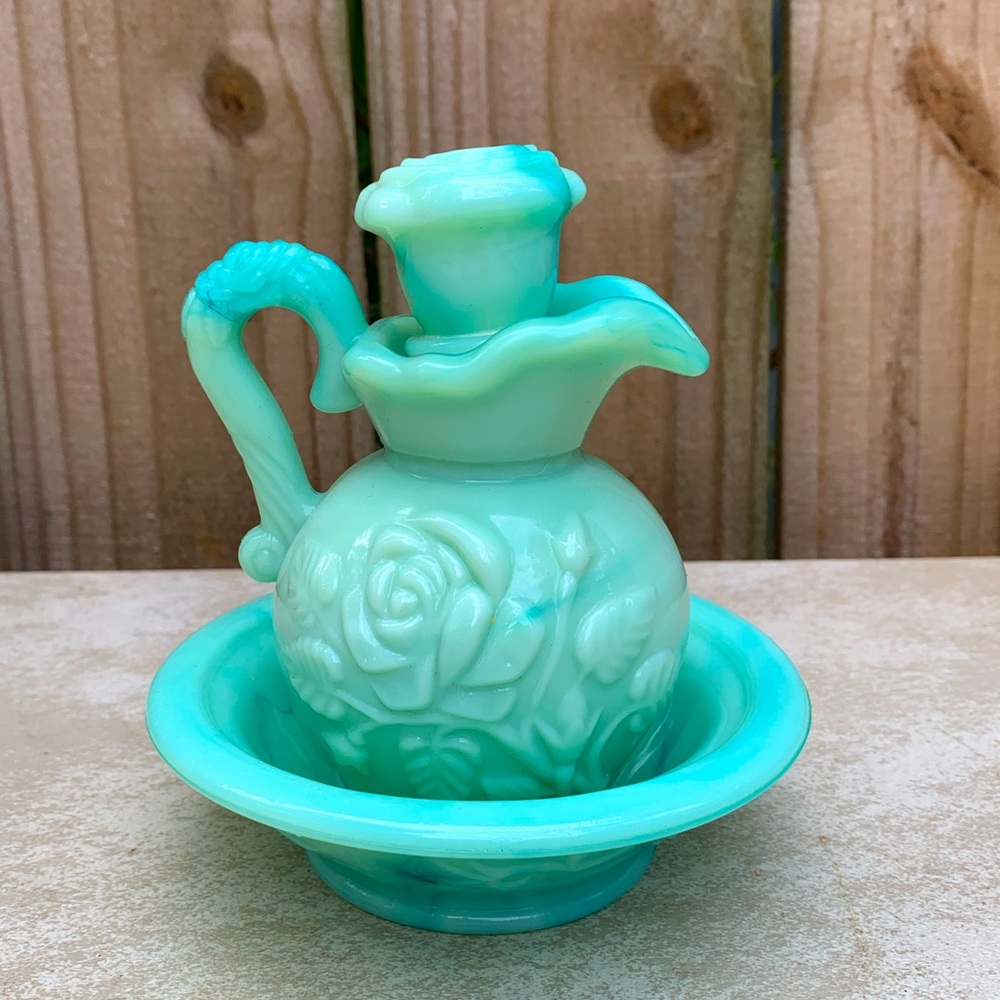 Vtg Avon Green Milkglass